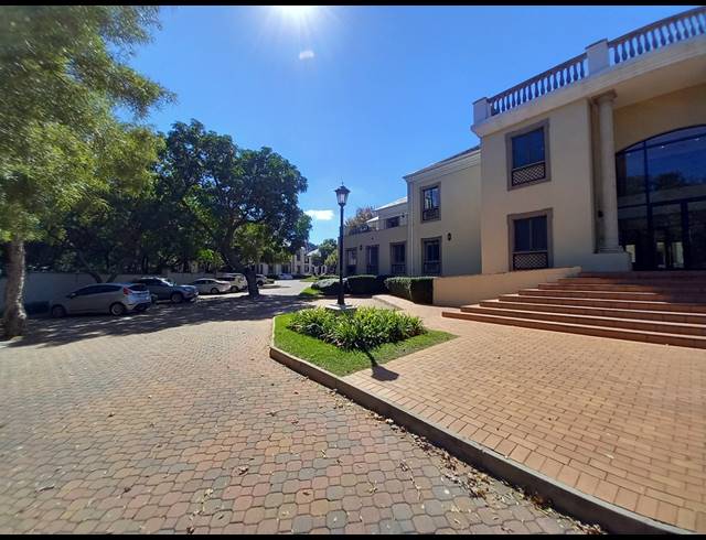 702M² OFFICE TO LET IN BRYANSTON